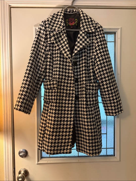 Body Central Jackets & Blazers - Body Central Black & Cream Houndstooth Pea Coat